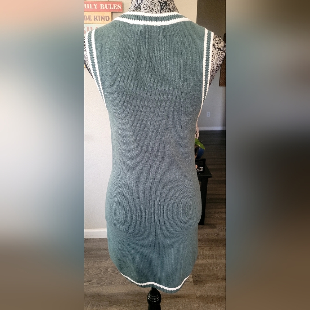 Hollister Sage Green Sweater Knit Dress with White Accents Y10 - Picture 3 of 6